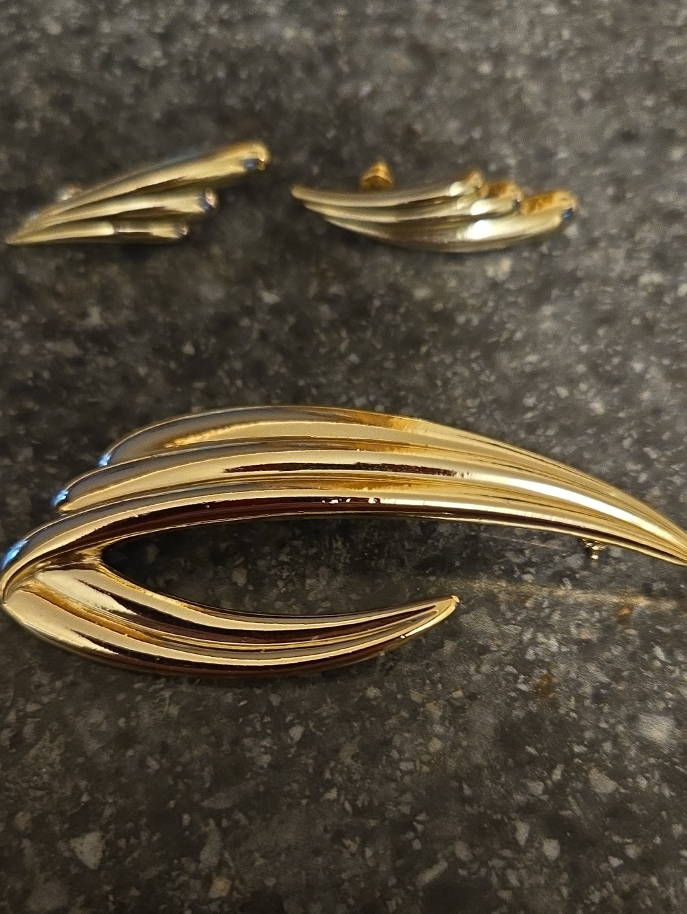 Vintage M. Gent Gold Tone Sculptural Brooch and Earrings Set - Women Jewelry